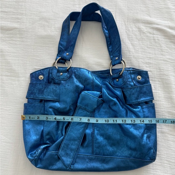 Y2K blue metallic faux leather shoulder bag w/ silver hardware - Picture 7 of 10